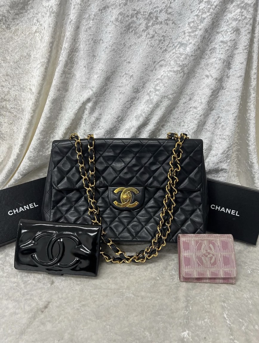 昔のシャネル、バッグやお財布はもちろん靴も査定対象です