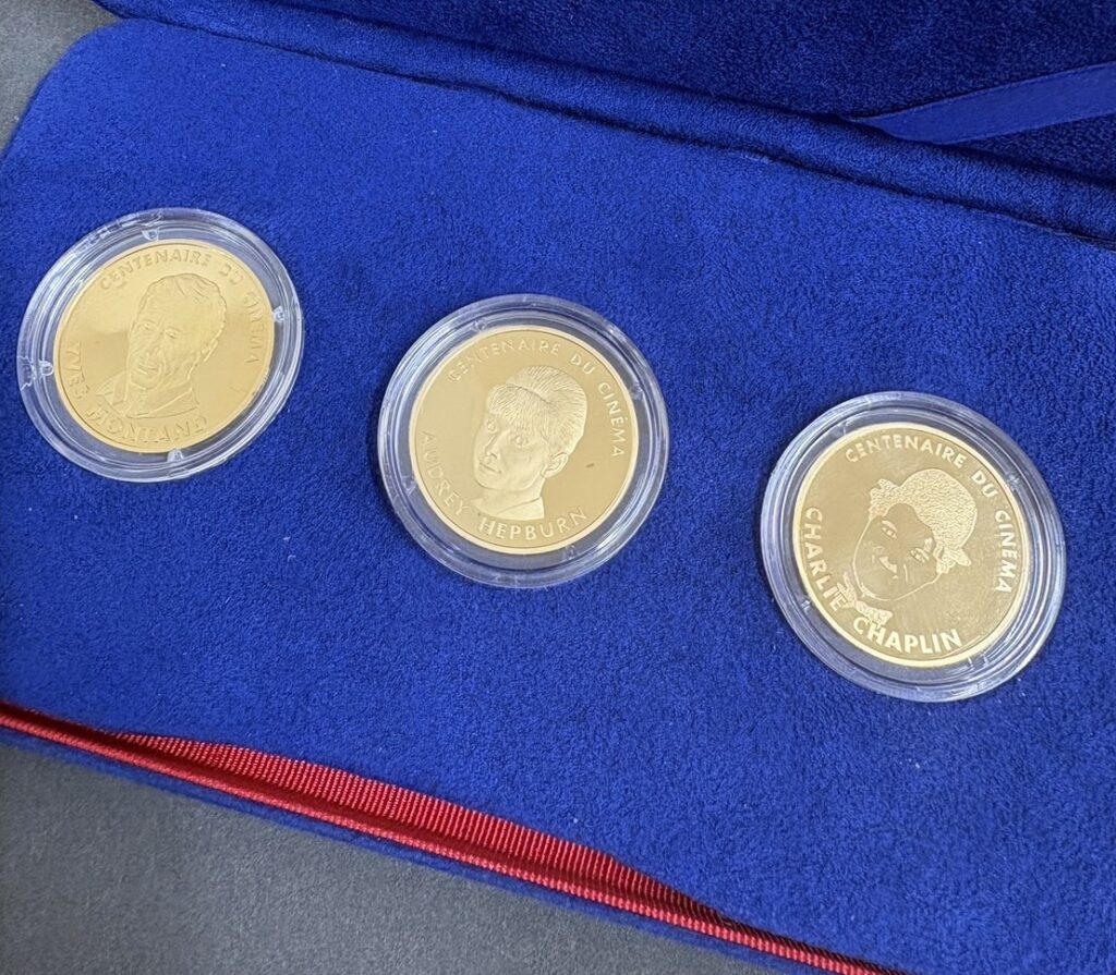 金貨・記念コインなど、コレクション性のある金製品も査定可能です。